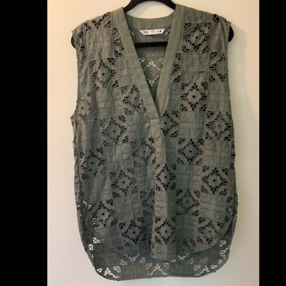 Zara lightweight cotton olive sleeveless lace top